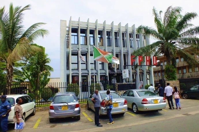 Cludo nwyddau o'r môr o China i Burundi